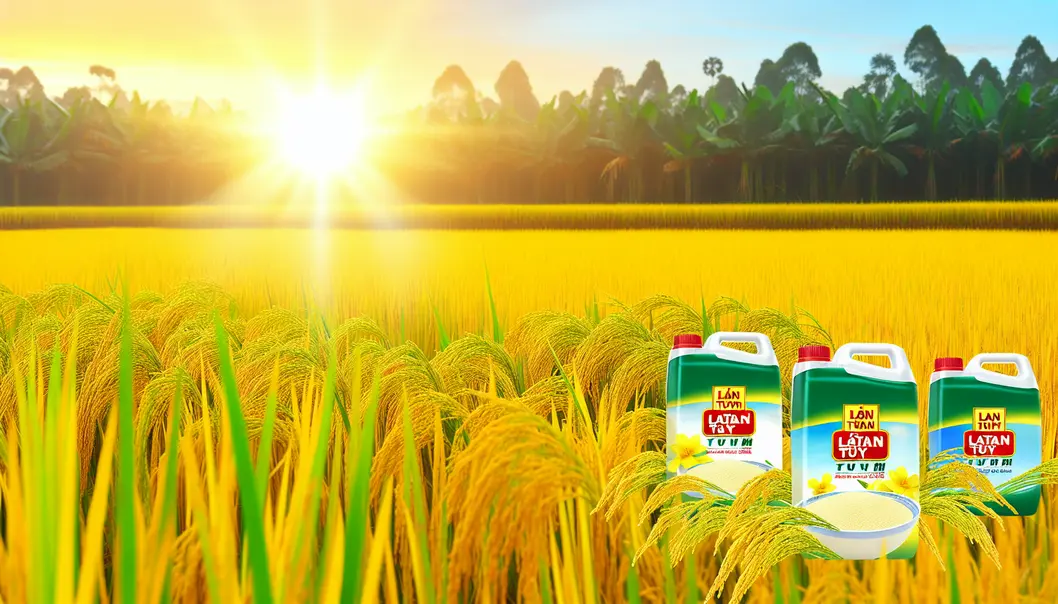 Cánh đồng lúa chín cùng các sản phẩm bảo vệ thực vật của Lân Tuyển.